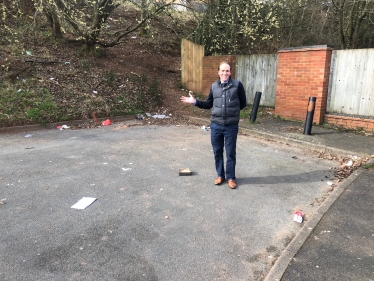 Marcus raises concerns with litter on Spennells Estate